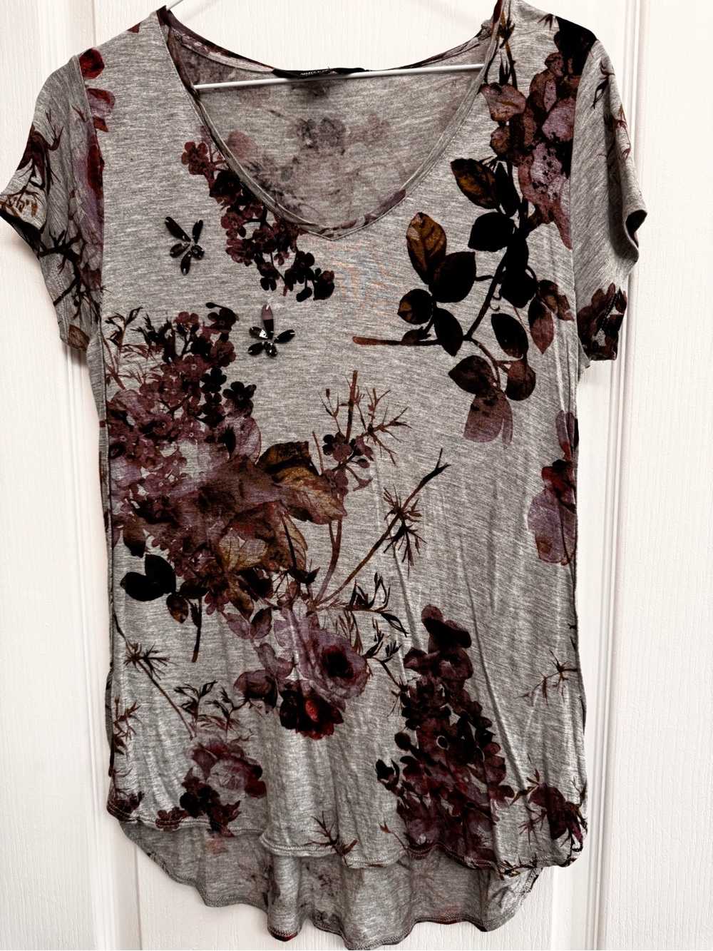 Simply Vera Vera Wang Gray Floral V-Neck Short Sleeve Top Size S EUC
